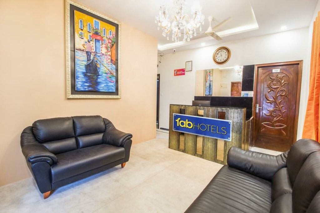 FabHotel Corporate Crown - 2