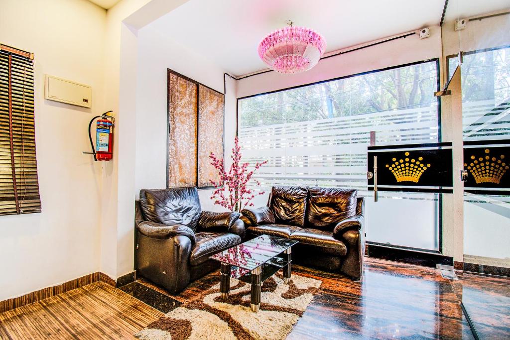 FabHotel Corporate Crown - 3