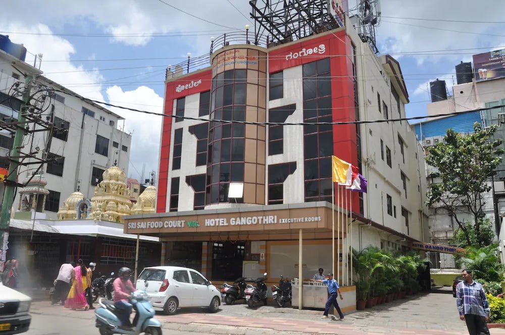 Capital O 86293 Hotel Gangothri