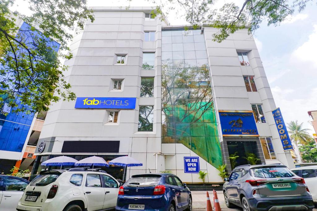 FabHotel Ira International - Hotel