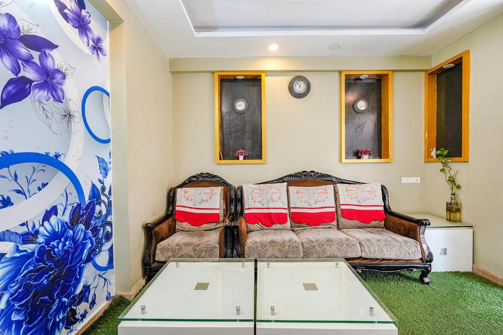 Hotel Amazing Inn - 3