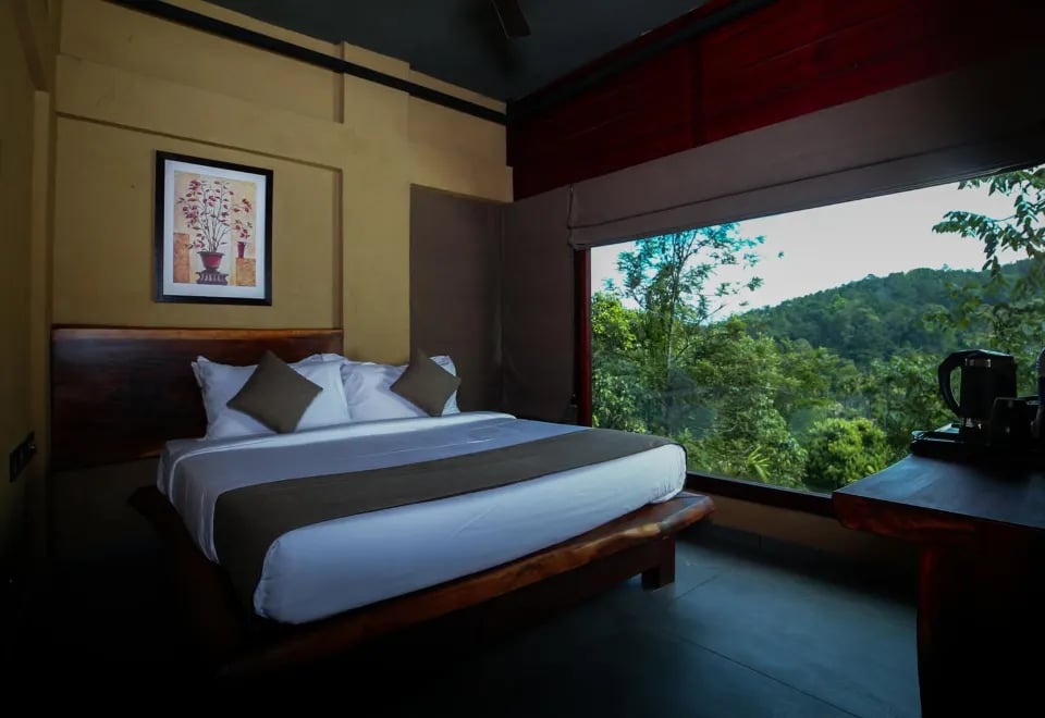 Silent Creek Resort And Spa - 4