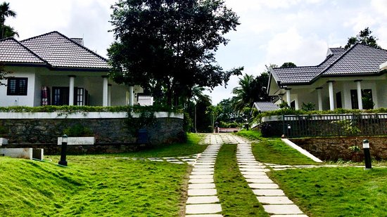 BlackHole Farms & Retreats