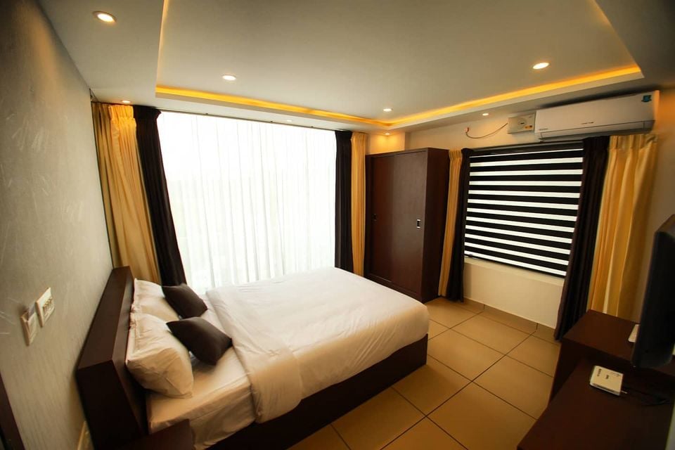 Lizz Imperial Palace - 3