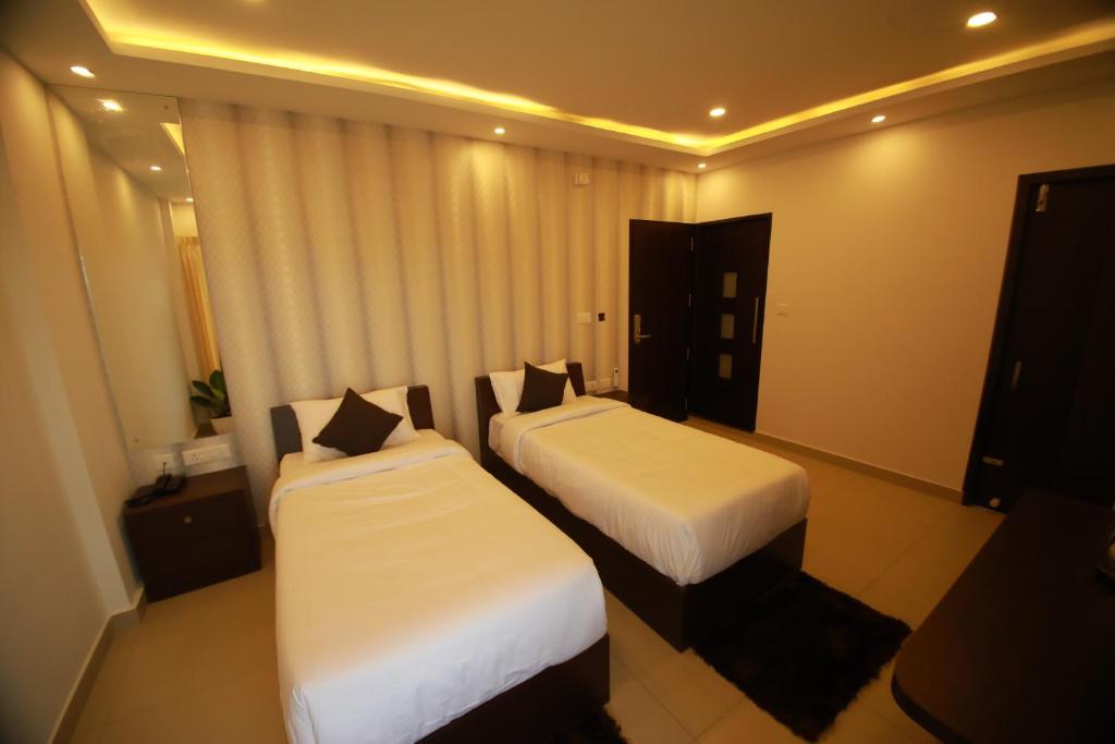 Lizz Imperial Palace - 4