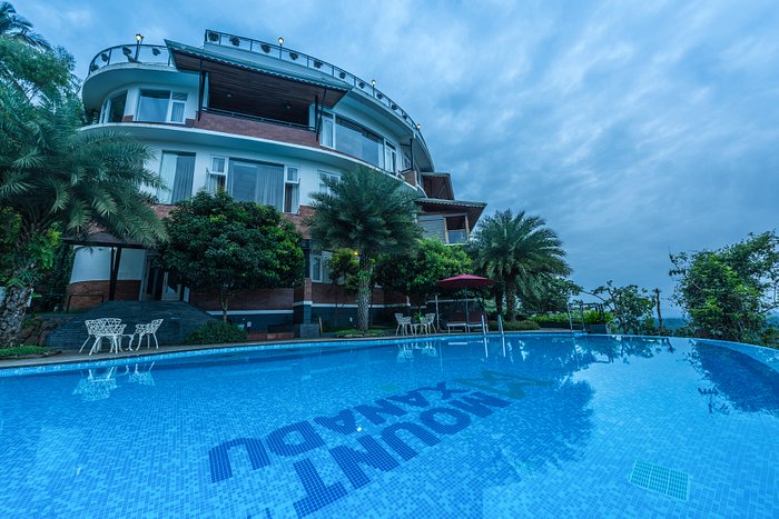 Mount Xanadu Resorts