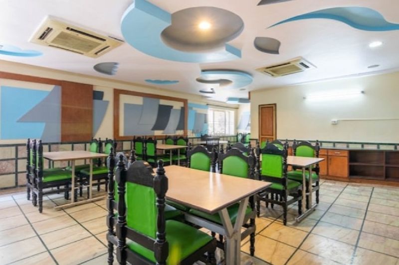 OYO 4439 Aura Inn - 3