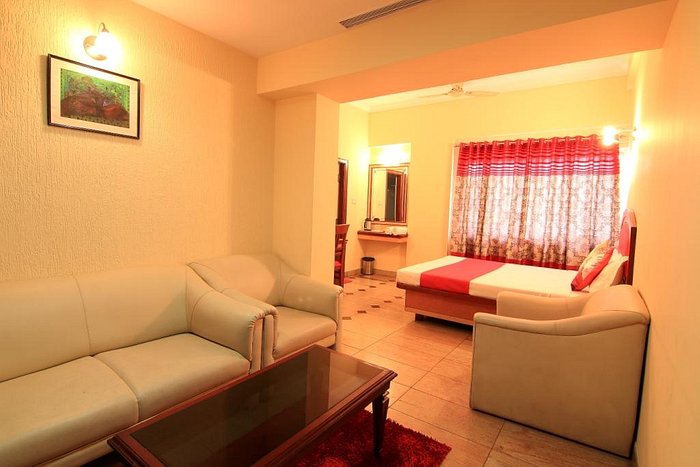 OYO 4439 Aura Inn - 4