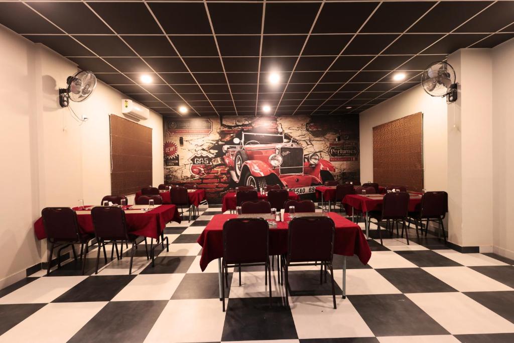 Royale Sapphire Suites - 3