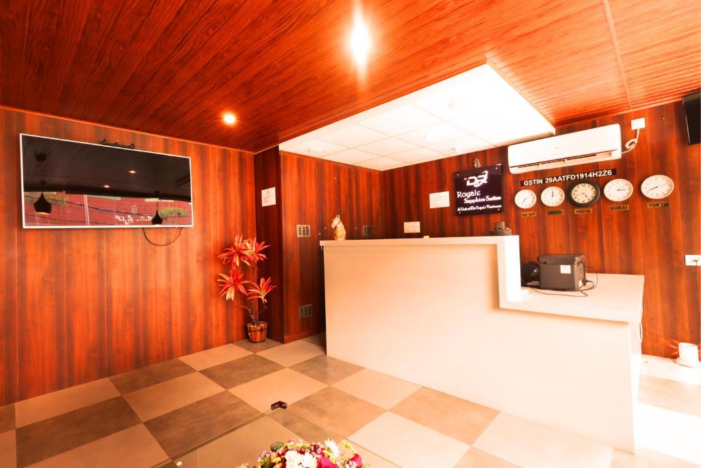 Royale Sapphire Suites - 2