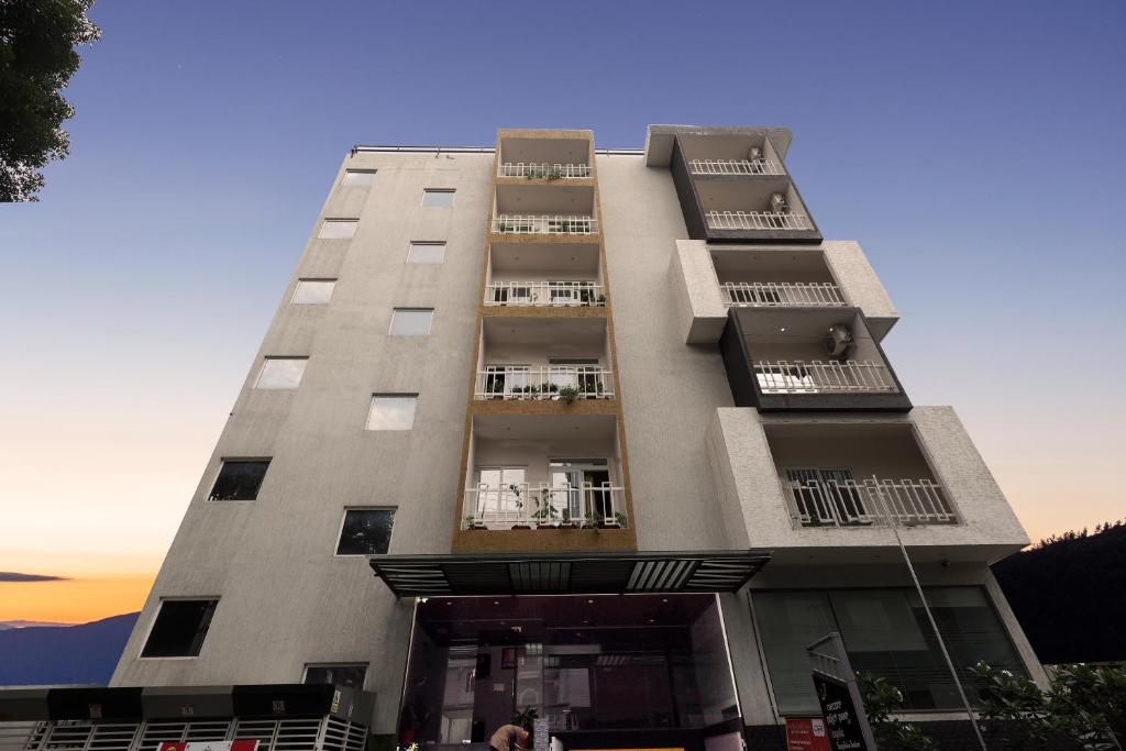 Royale Sapphire Suites