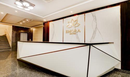 Treebo Trend Emora Hotel And Suites Brookfield - 2