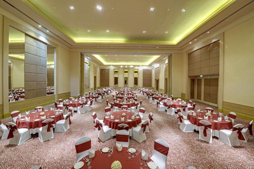 Radisson Blu Bengaluru Outer Ring Road - 3