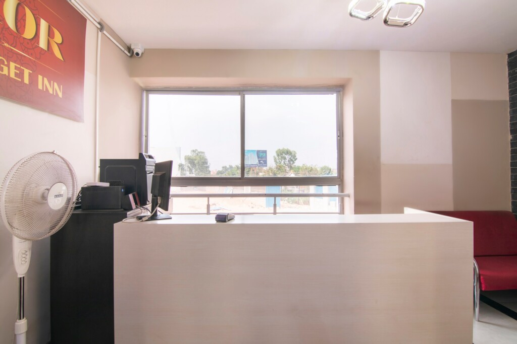 OYO 13523 Hotel Luxor The Budget Inn - 2