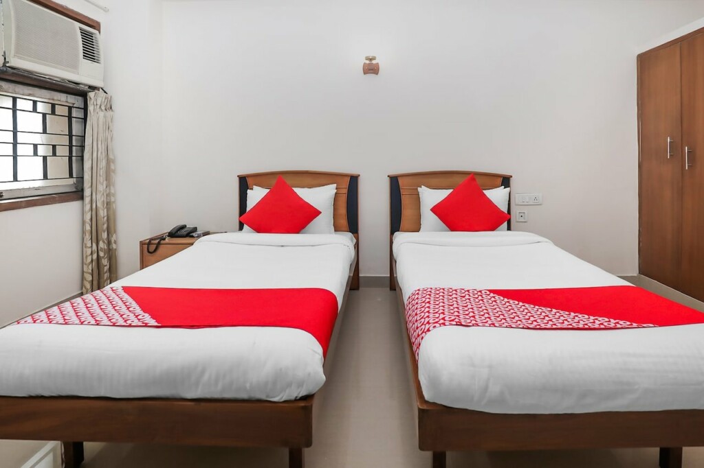 Srinivas Hotel in Mangalore - 4