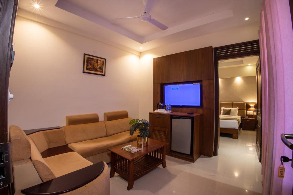 Metro Plaza Hotel - 3