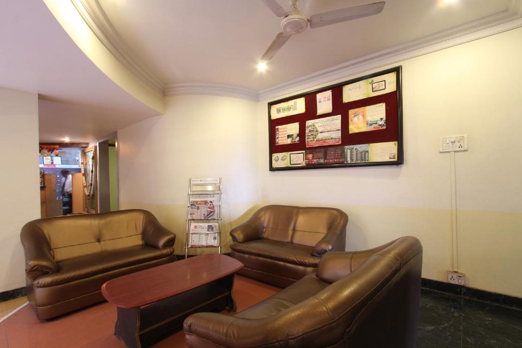 OYO Dhammanagi Comforts A Unit By Count On Us Hospitality - 3