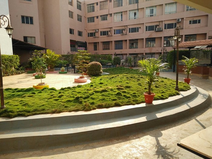 POP 81117E Hotel Trupti International