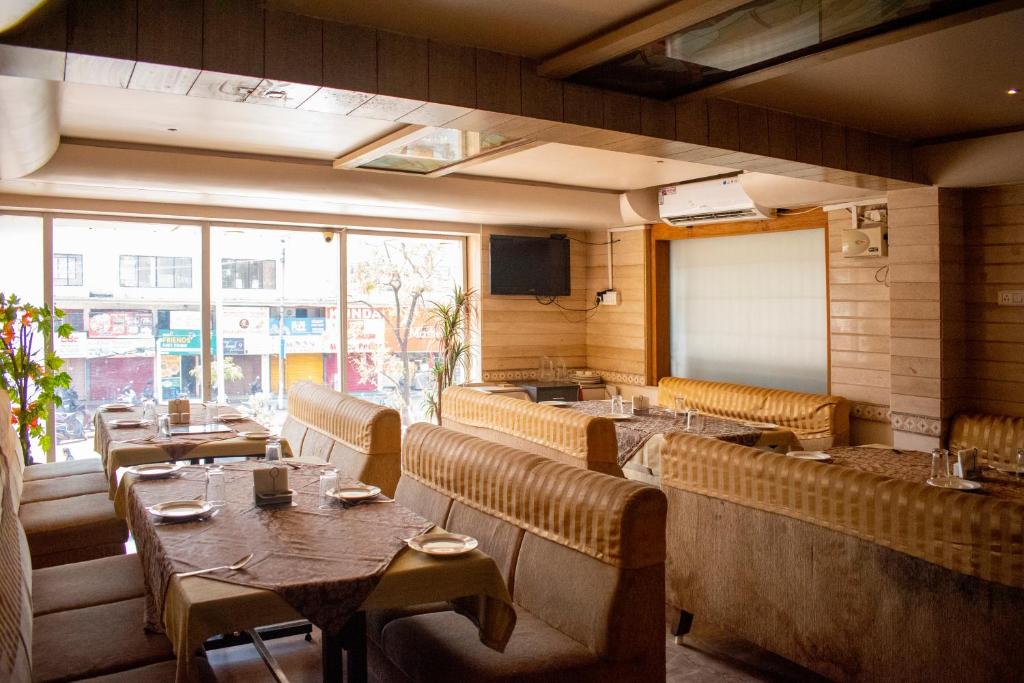 Hotel Rakshit International - 2