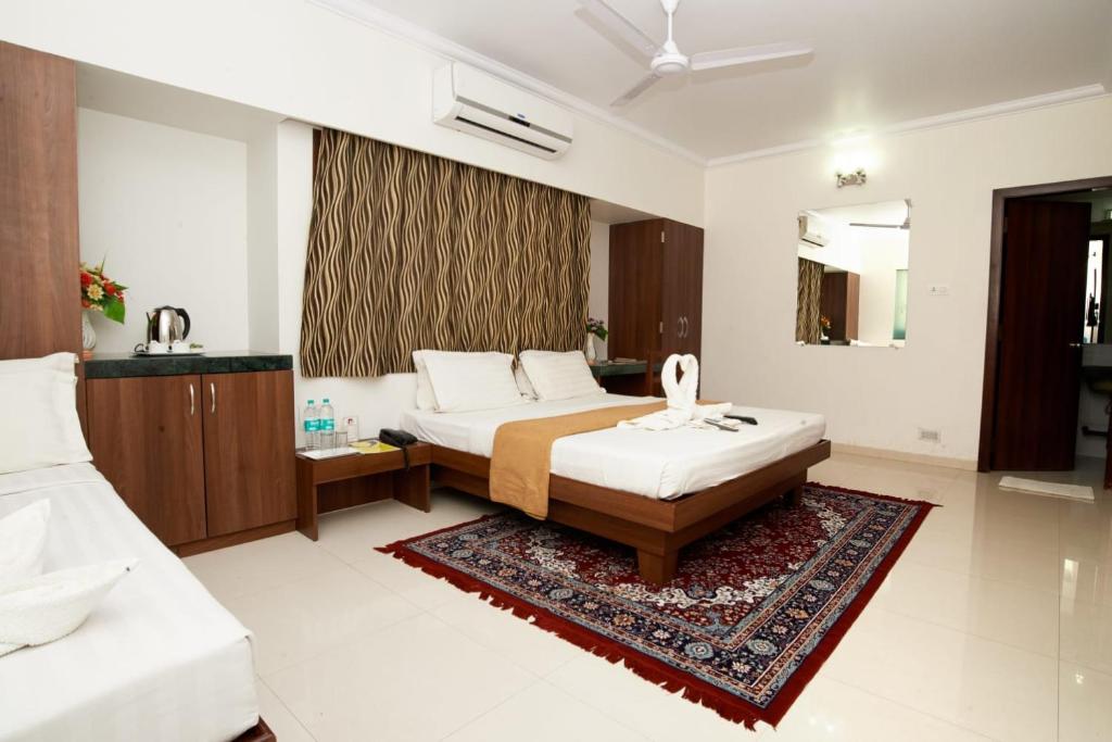 Hotel Sai Sangam International - 4