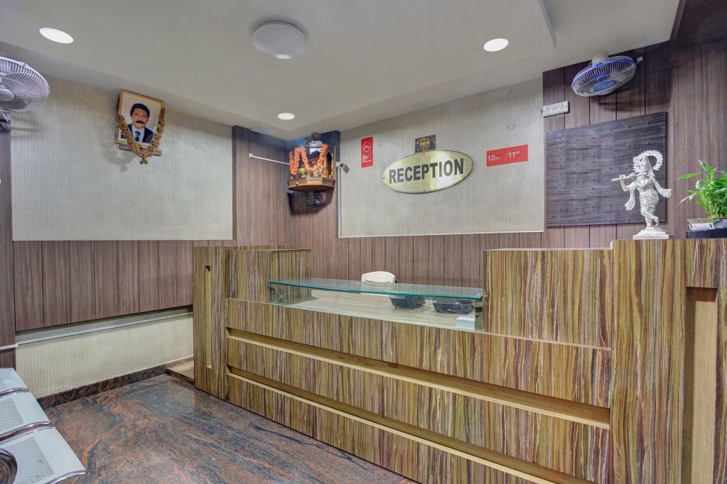 OYO 23534 Shambhavi Hotels - 2