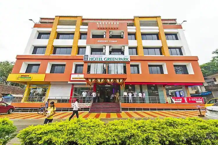 Hotel Green Park Suites