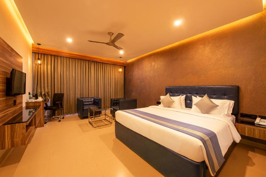 HomeTown Galleria Manipal - 4