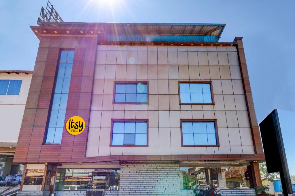 Itsy By Treebo - Hill View