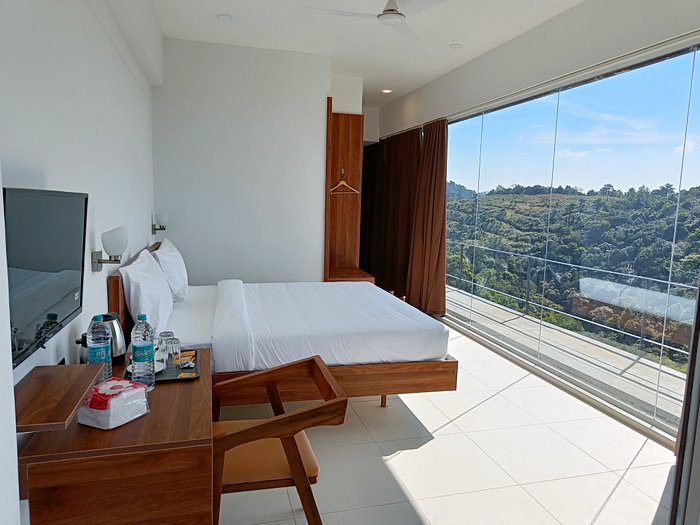 The Cliff Edge Coorg Hotel - 3