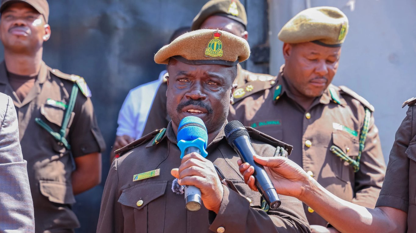 Askari Magereza Geita Waondokana na Mkaa, Wapokea Majiko ya Gesi ya Bure