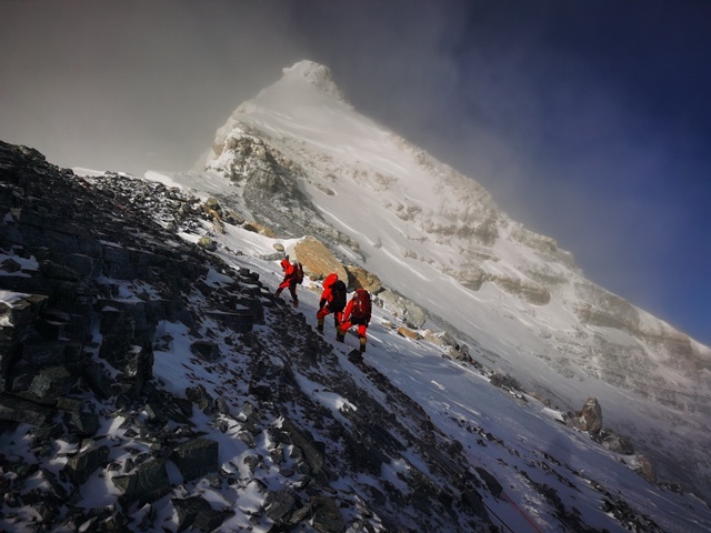 Maafa Mlima Everest: Dhoruba Kali ya Theluji Yawanasa Takriban Watu 1000
