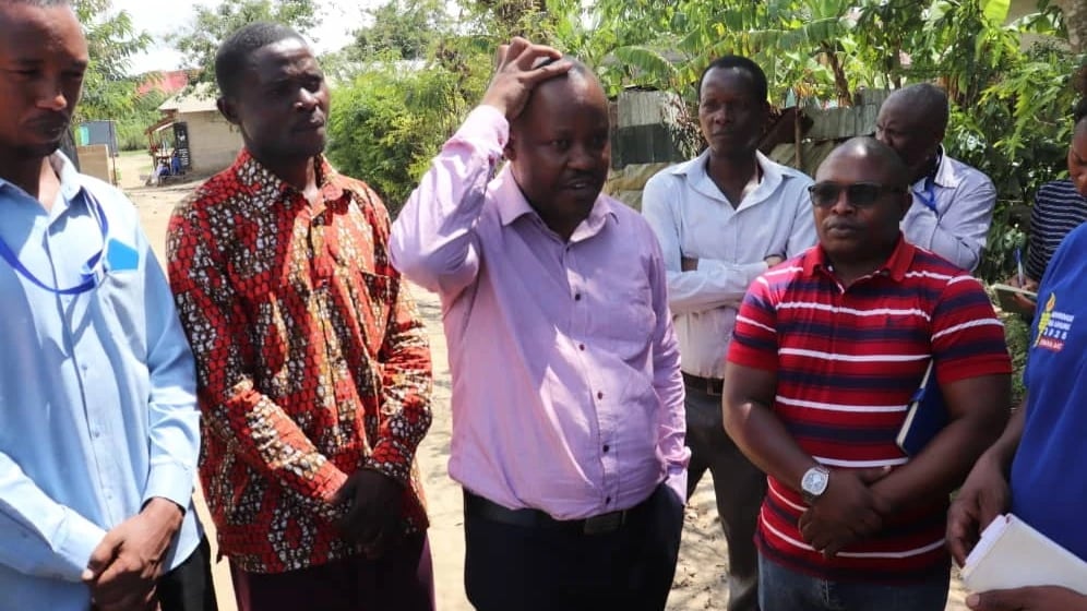 Kibaha: Dk. Shemwelekwa Akataa Mradi wa Barabara wa Milioni 30, Aagiza Kazi Irudiwe