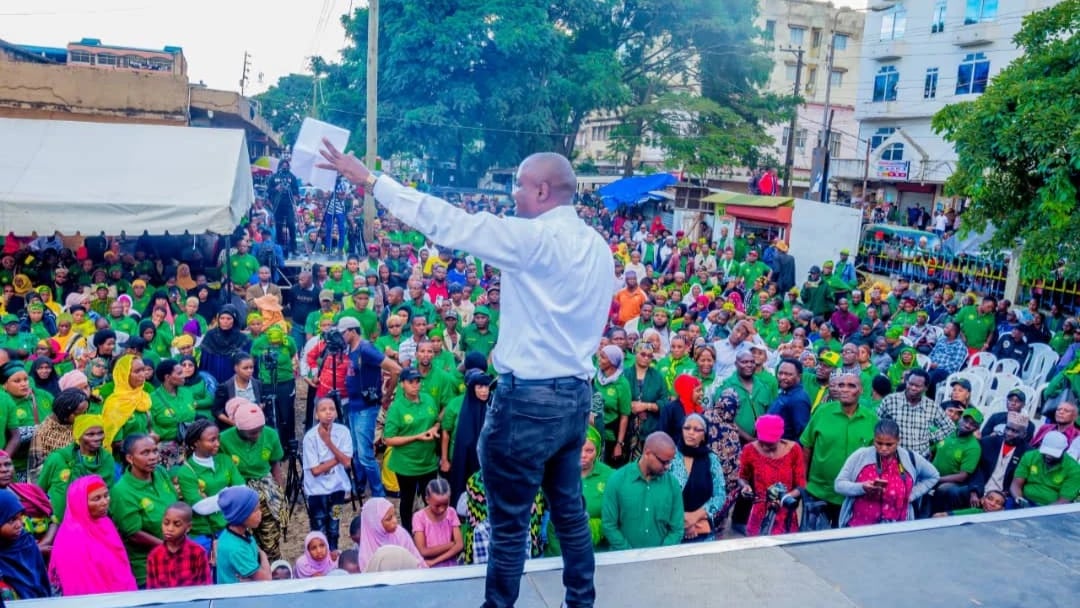 Mrisho Gambo Ajibu Mashambulizi Arusha: Ajitetea Dhidi ya Madai ya 'Kuwaumiza Watu' na Kubeba Hoja Kwa Waliomchokoza