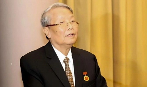 Vietnam: Rais Mstaafu Aliyeleta Mageuzi, Trần Đức Lương, Aaga Dunia