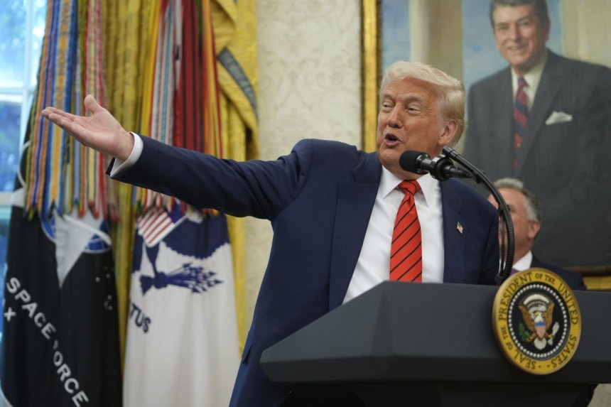 Rais Trump Aahidi Tangazo Litakalotikisa Dunia Kabla ya Safari Yake Mashariki ya Kati