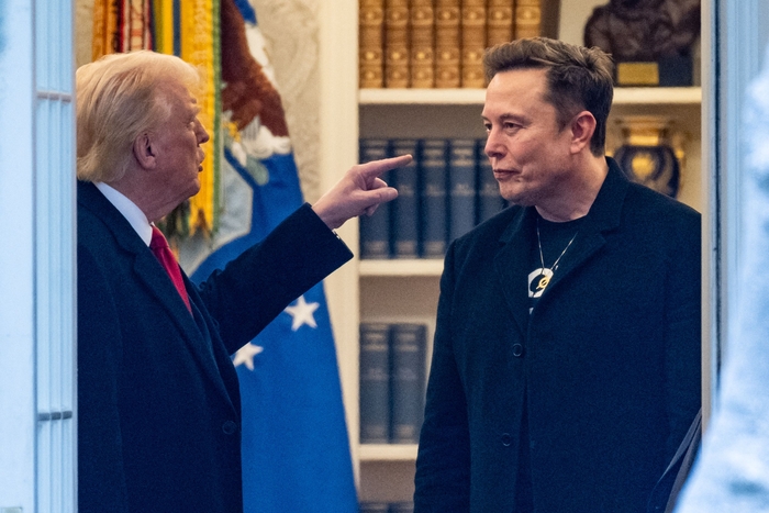 "NYAMAZA!" - Elon Musk Amjibu Vikali Mchambuzi Aliyemtaka Aachane na Siasa