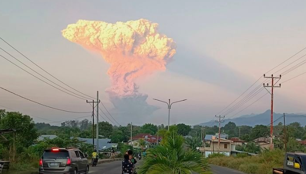 Mlima Lewotobi Laki-Laki Walipuka Ghafla Indonesia, Tahadhari Ya Juu Yatolewa