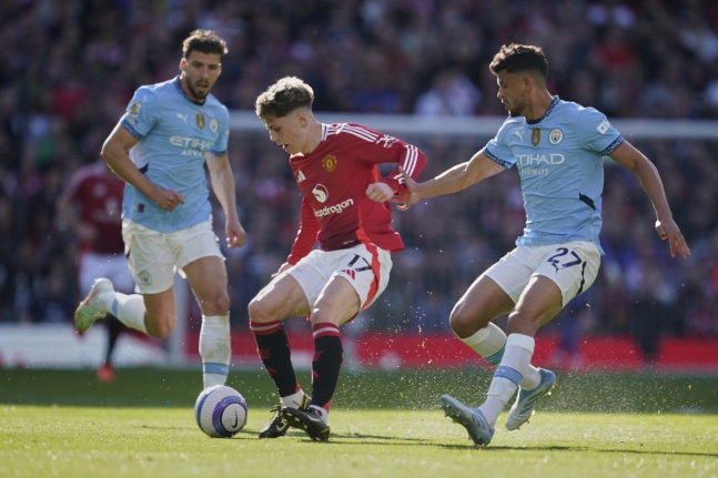Derby ya Manchester Yatoa Matokeo tasa: Mashabiki Hawakufurahia Kandanda Lisilo na Burudani