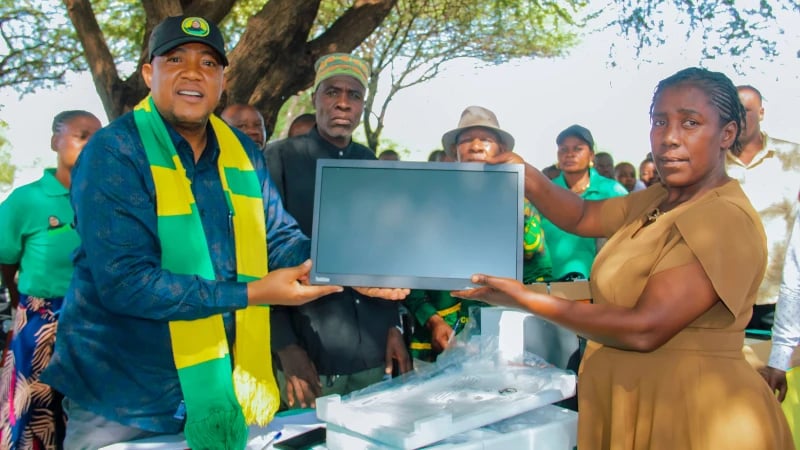 Mbunge wa Kishapu Aunga Mkono Elimu kwa Vifaa vya TEHAMA