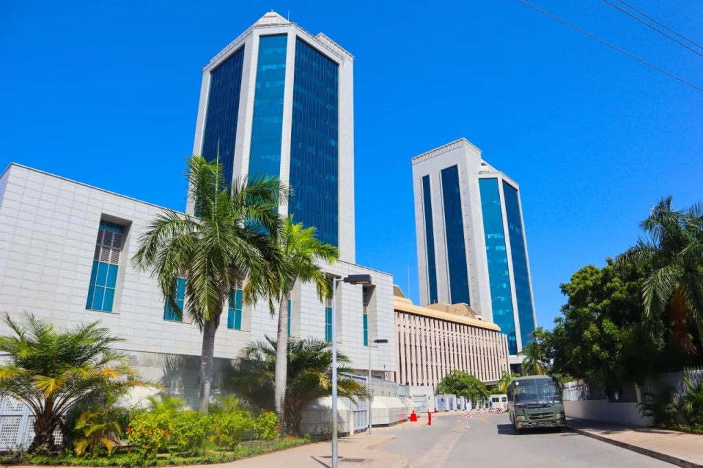 Sekta ya Kibenki Tanzania Yaendelea Kung'ara: Thamani Yafikia Rekodi ya Shilingi Trilioni 67!