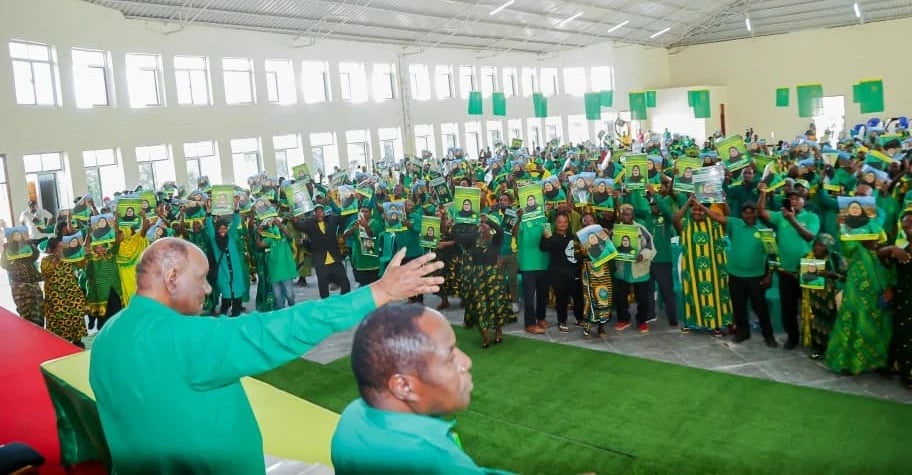 "CCM ni Mtumbwi, Msiutoboe" - Wasira Atoa Onyo Kali kwa Washindi wa Kura za Maoni