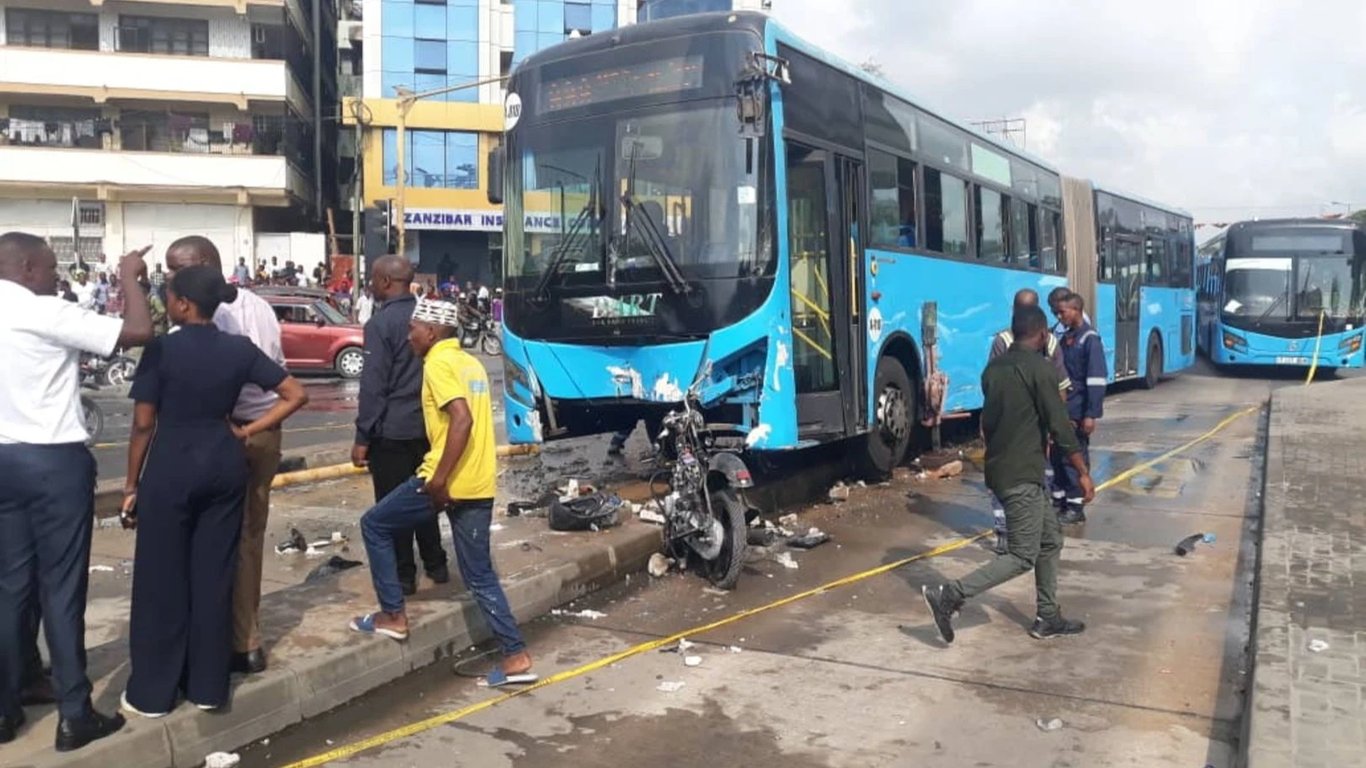 Haki ya Mnyonge Haipotei: Mahakama Yaamuru UDA na Dereva Kulipa Mamilioni kwa Msanii Frank Zebaza