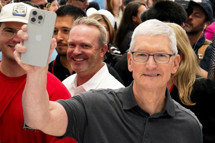Enzi ya Tim Cook Apple Kuelekea Ukingoni? Mrithi Wake Anatafutwa Kimya Kimya
