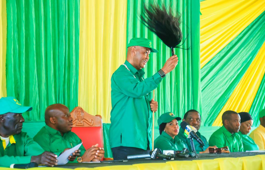CCM Yamuenzi Kinana kwa Mchango Wake Mkubwa: Alama Isiyofutika katika Historia ya Chama