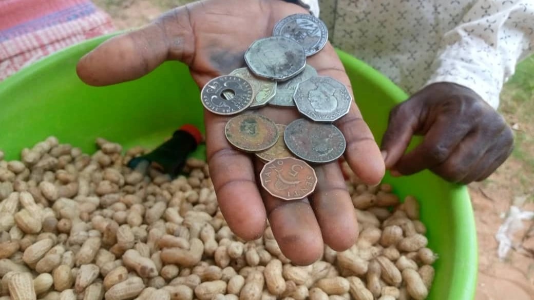 Mfanyabiashara Mdogo Tunduru Alalamikia Kukosa Taarifa ya Ubadilishaji Fedha za Zamani