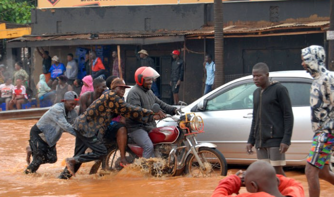Mafuriko Yasababisha Vifo na Uharibifu Kampala, Uganda