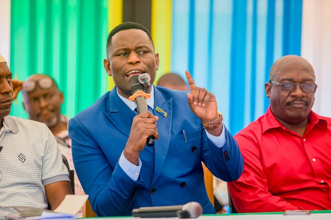 Kibaha Pachimbika! Meya Nicas Amshushia Moto Mhandisi wa DAWASA, Aomba Waziri Awang'oe Madarakani
