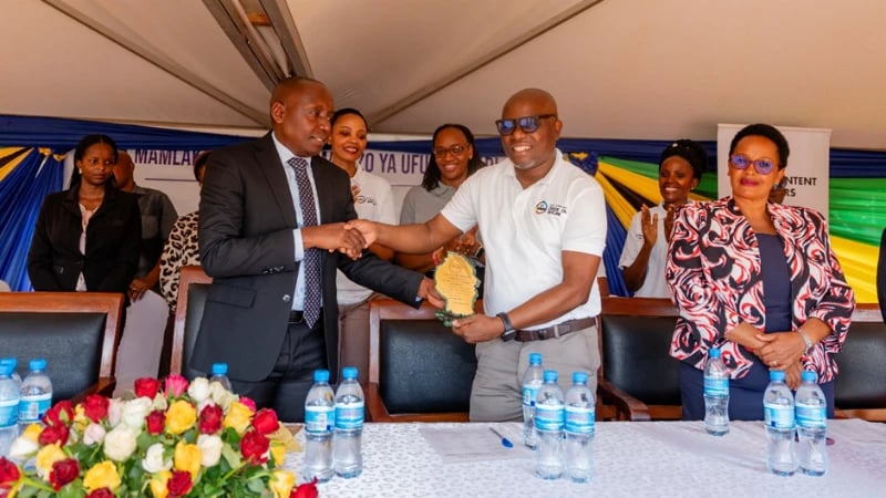 Kazi Imeisha: Mabomba ya EACOP Yatua 'Kibabe', Vijana 80 wa VETA Waula