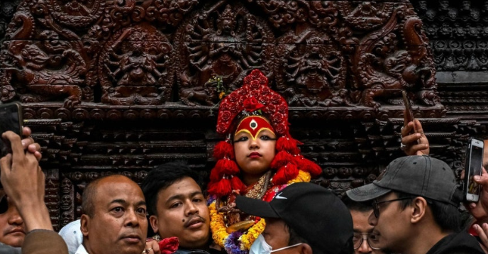 Kiti cha Uungu Chakabidhiwa: Binti wa Miaka 2 Awa 'Kumari' Mpya Nepal, Aliyemtangulia Astaafu Akiwa na Miaka 11