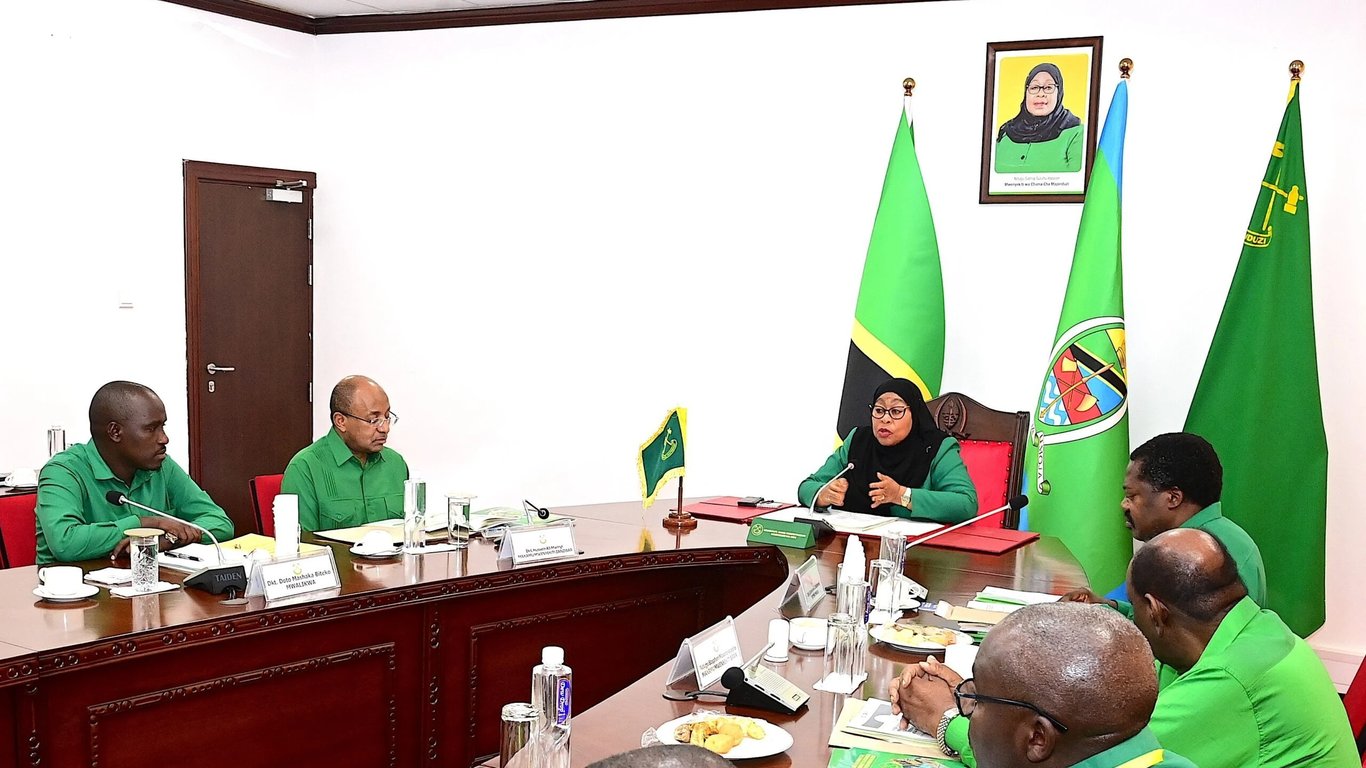 CWT Yaahirisha Mkutano Mkuu Kupisha Mkutano wa CCM Dodoma